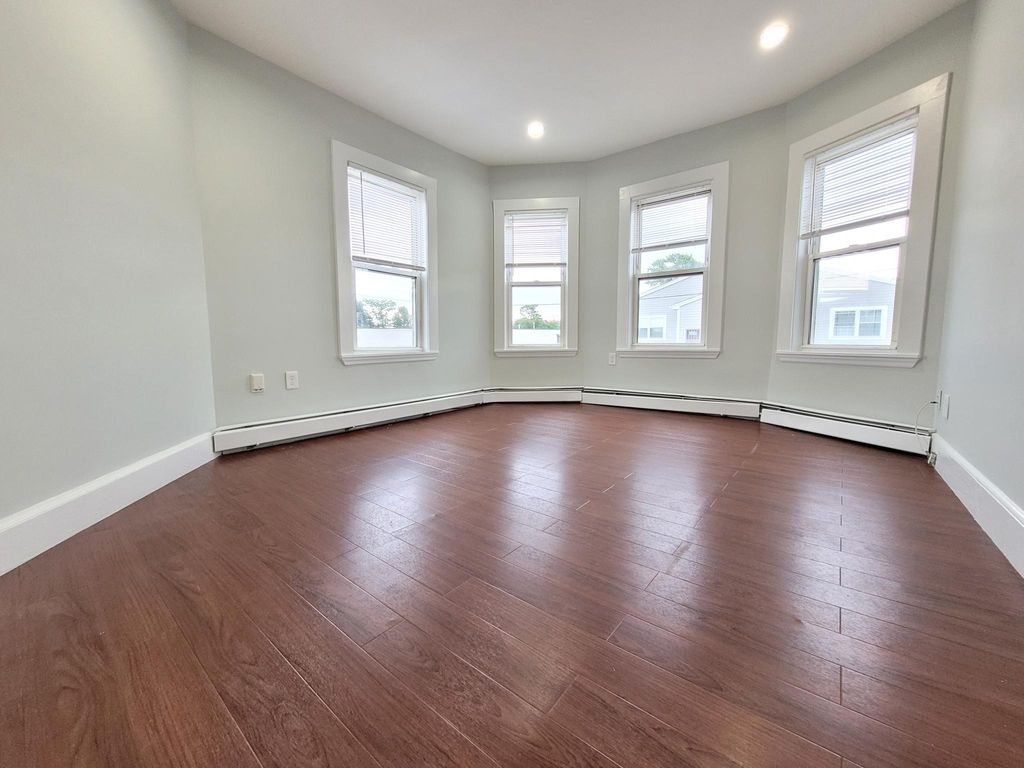 44 Fenton St, Dorchester, MA 02122