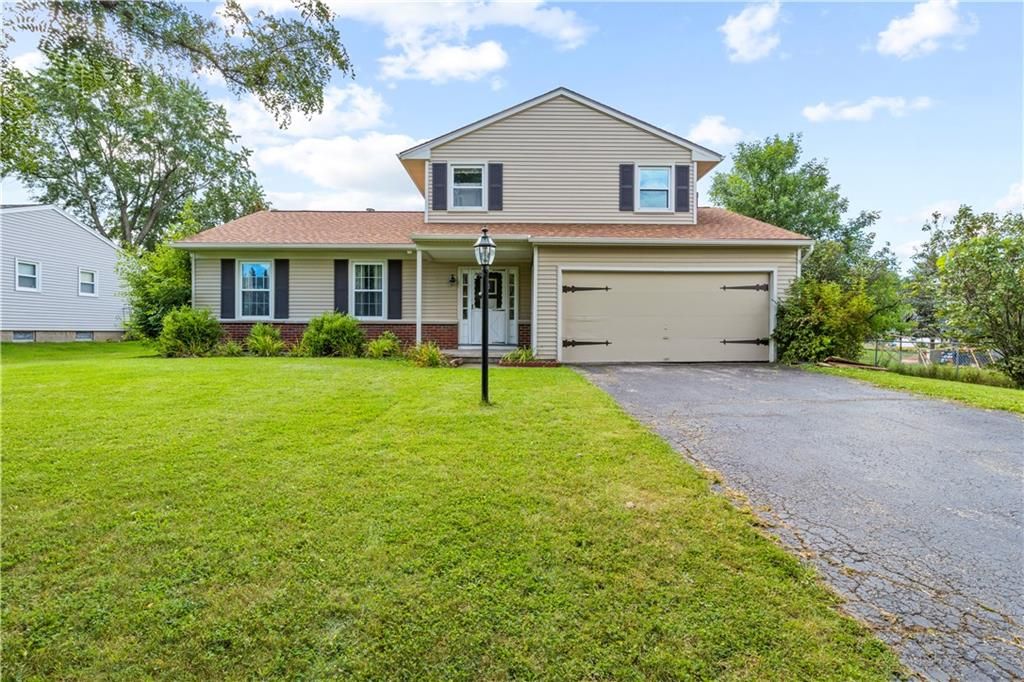 122 Sweet Briar Knl, Henrietta, NY 14467