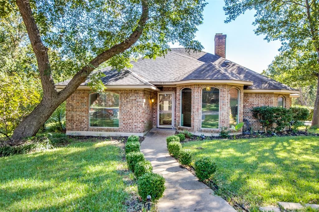 1236 Cliff Trl, Desoto, TX 75115