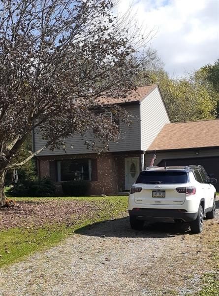 28 Laura Dr, Sandy Lake, PA 16145