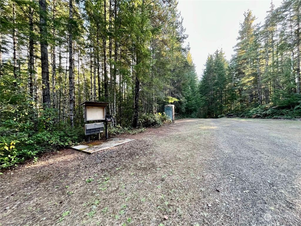 1421 NE Blacksmith Dr, Belfair, WA 98528
