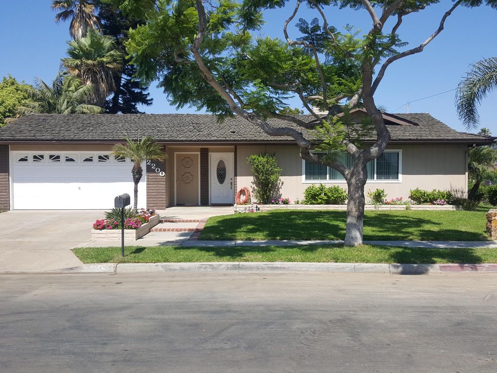 2200 Francisco Dr, Newport Beach, CA 92660
