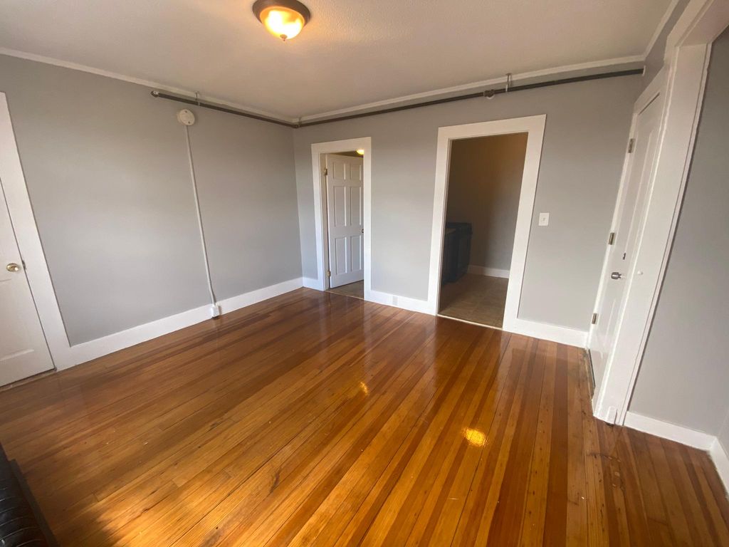 2 N Main St #206, Rochester, NH 03867
