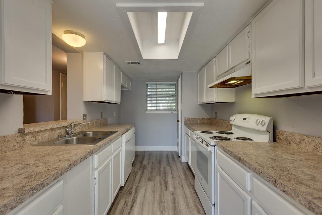 1402 S Carrier Pkwy, Grand Prairie, TX 75051 Trulia