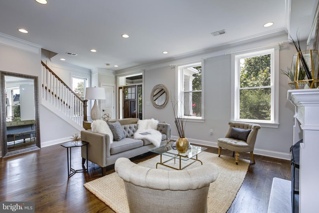 1349 Spring Rd NW, Washington, DC 20010