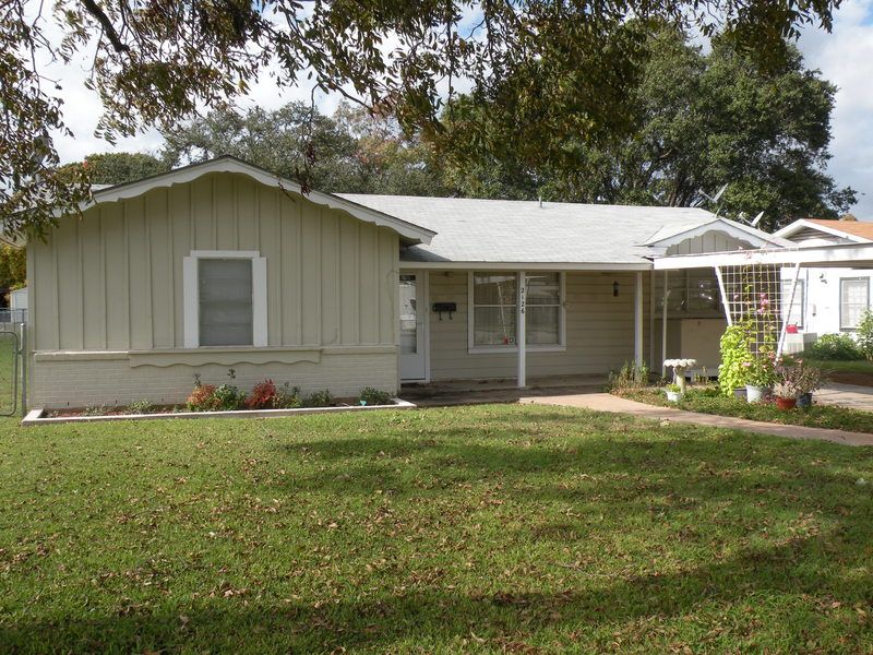 2126 S Pine St, Brady, TX 76825