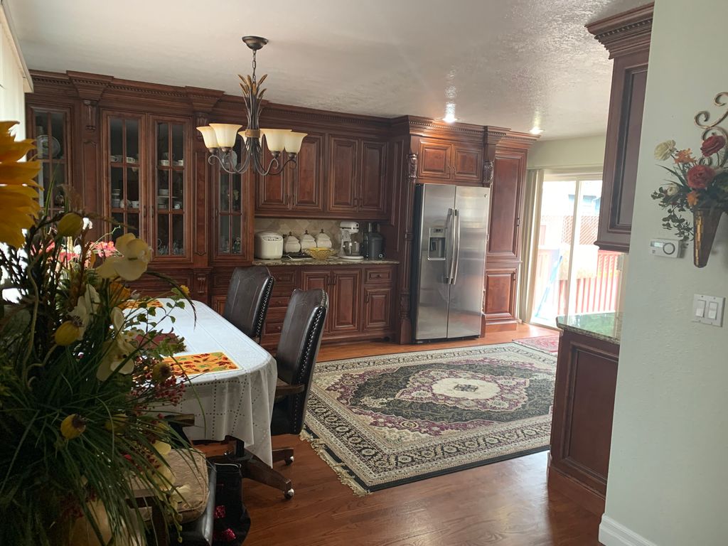 1921 SE 117th Ave, Portland, OR 97216