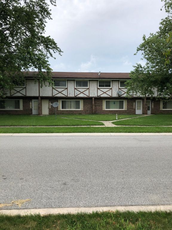7424 Noble St, Merrillville, IN 46410