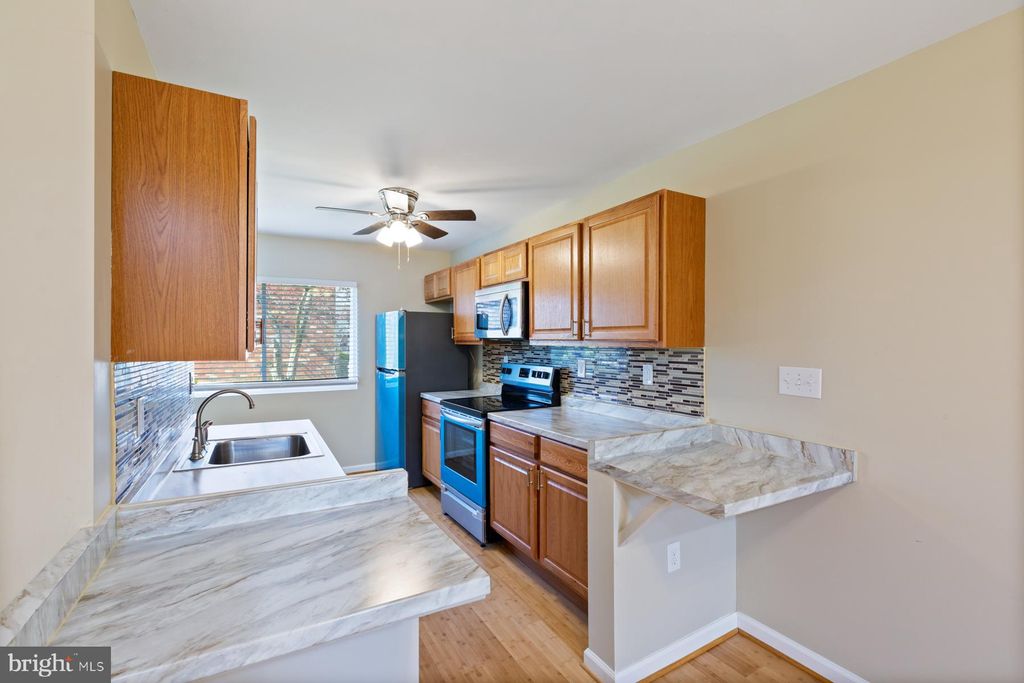1312 Barnaby Ter SE, Washington, DC 20032