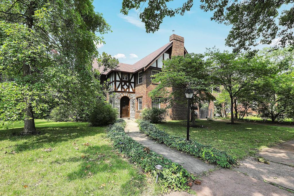7179 Cambridge Ave, Saint Louis, MO 63130