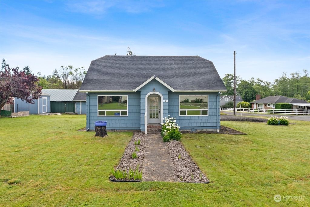 1001 Howard Street, Raymond, WA 98577