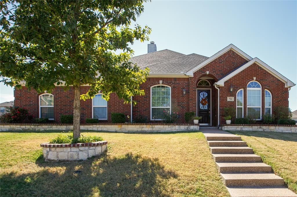 711 Clement Dr, Cedar Hill, TX 75104