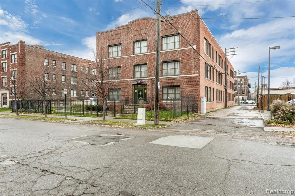 434 W Alexandrine St 207 Detroit Mi 48201 Mls 2210053145 Trulia