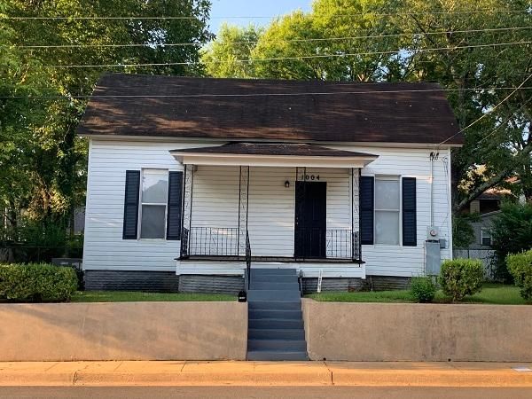 1004 E Houston St, Marshall, TX 75670
