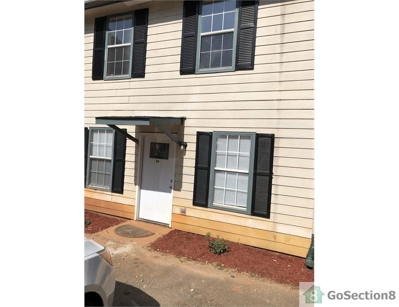 69 Gum Tree Ct, Covington, GA 30016