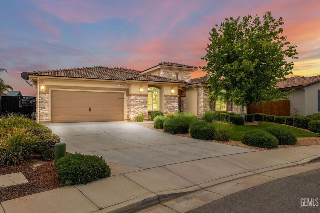 15103 Kingsbury Ct, Bakersfield, CA 93314