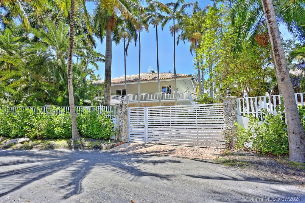 3577 Stewart Ave, Miami, FL 33133