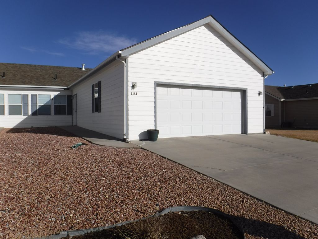 854 Dailey Dr, Sidney, NE 69162