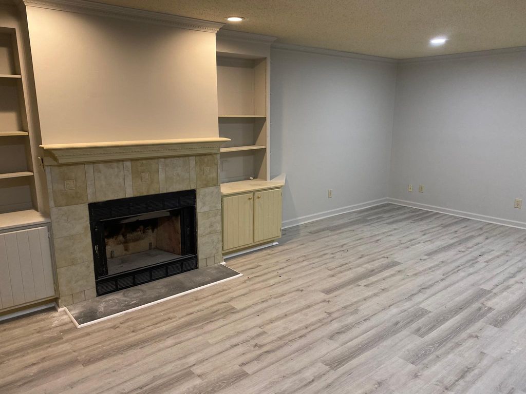 3727 Greenes Xing, Greensboro, NC 27410