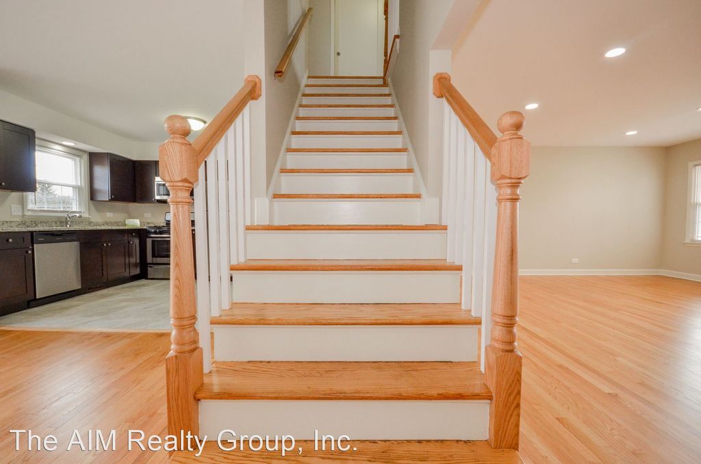 3031 Lynn Ct #A, Arlington Heights, IL 60005
