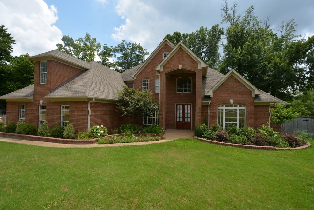 2119 Nottaway Dr, Southaven, MS 38672