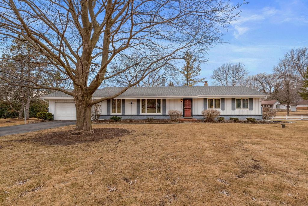 18300 Arden AVENUE, Brookfield, WI 53045