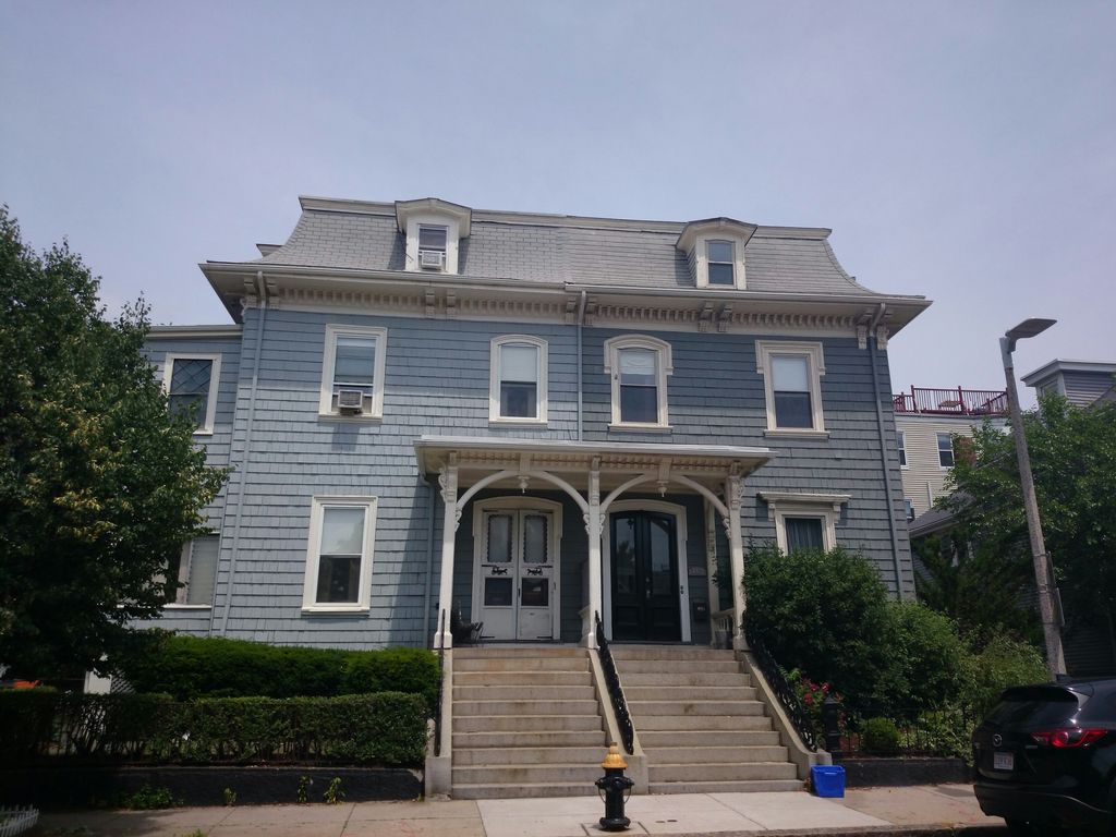 762 E 4th St #2, South Boston, MA 02127