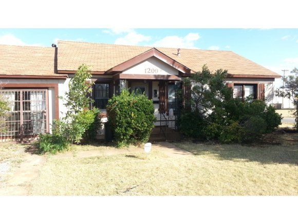 1200 N Hudson St, Altus, OK 73521