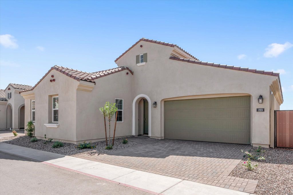 223 E Aster Dr, Chandler, AZ 85248