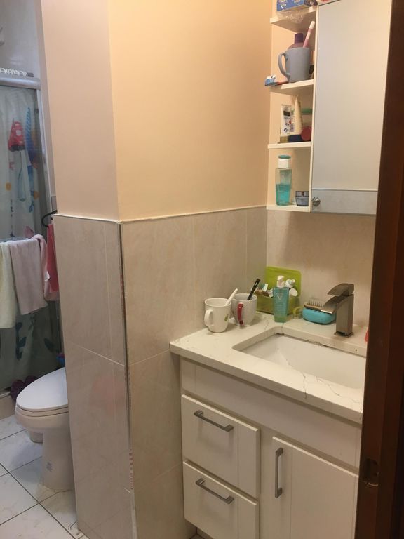 7752 74th St, Glendale, NY 11385