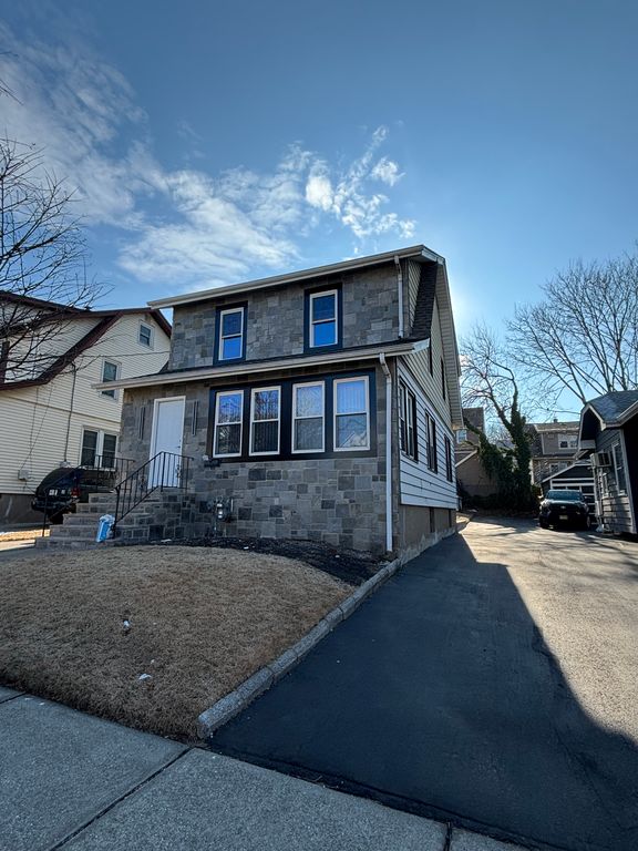 18 Park Ave, Garfield, NJ 07026