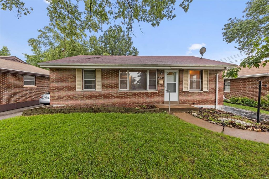 10254 Lackland Rd, Saint Louis, MO 63114
