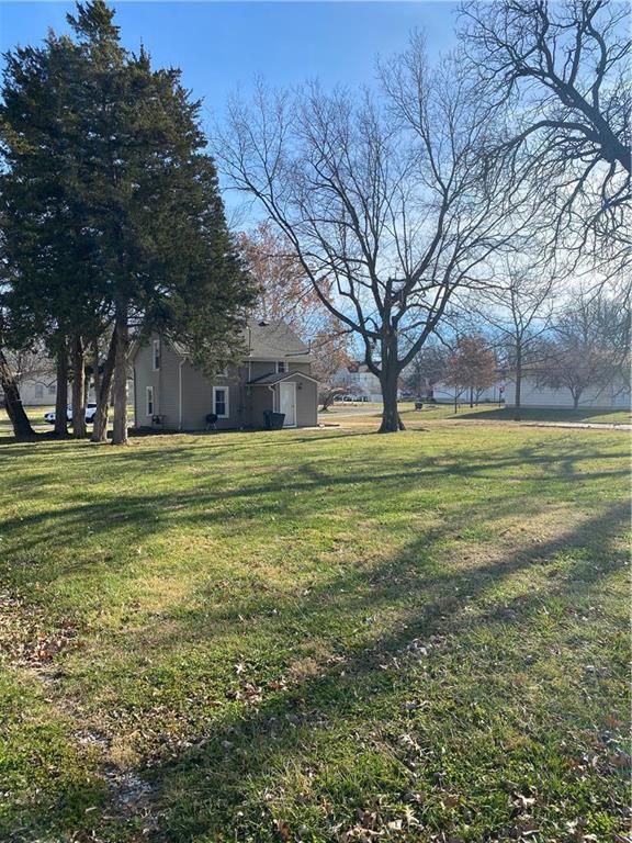 302 S Maple St, Wellsville, KS 66092 2 Bed, 2 Bath SingleFamily Home