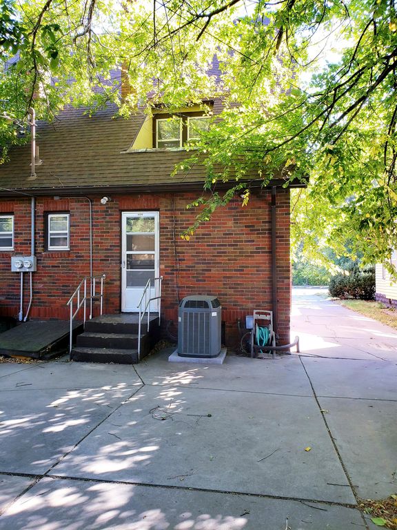 4208 E Central Ave, Wichita, KS 67208