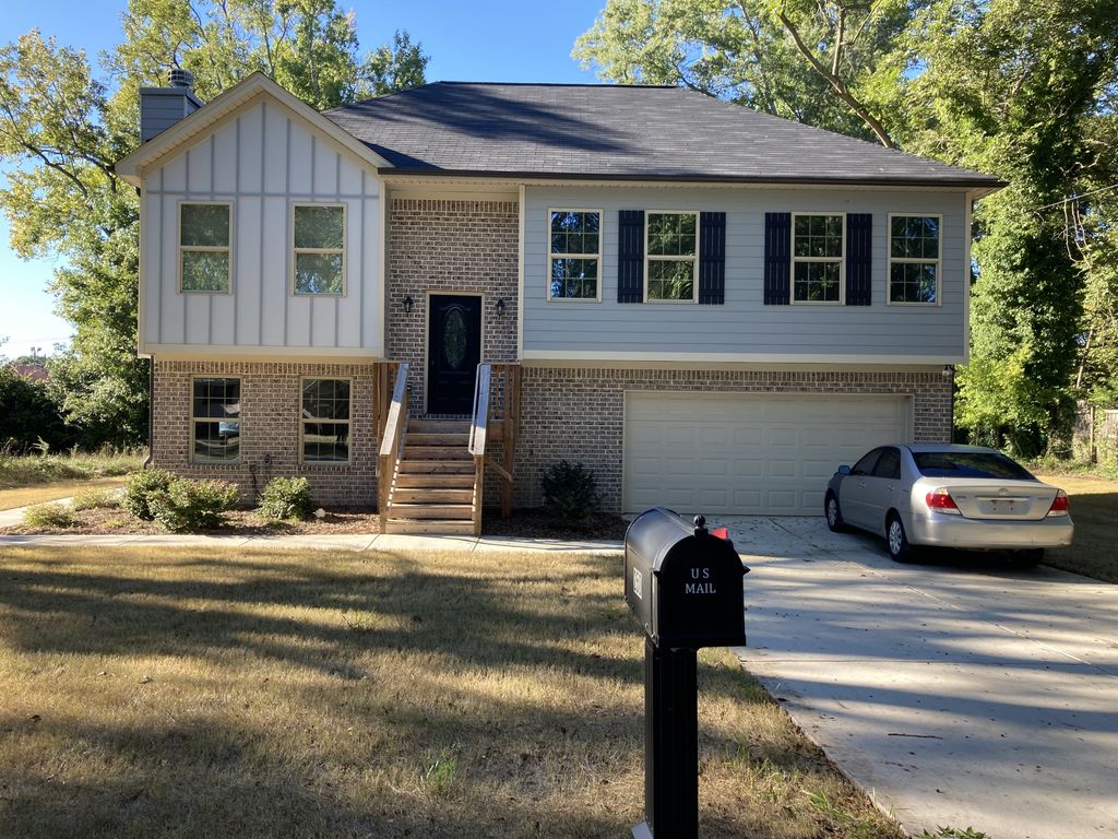 250 Lumpkin St, Winder, GA 30680