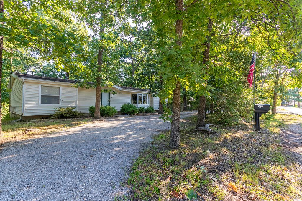 5077 Parrish Ln, Osage Beach, MO 65065