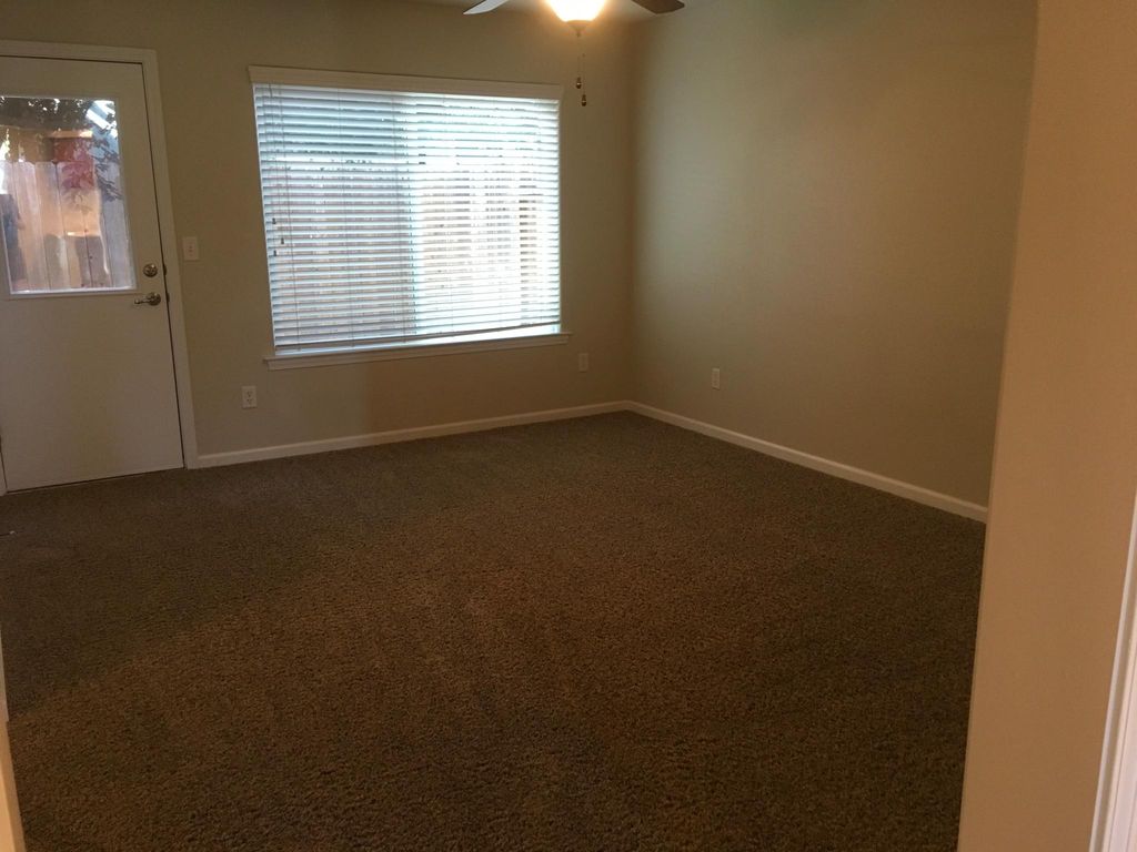 1191 Old Alturas Rd 5, Redding, CA 3 Bed, 2 Bath Townhouse 26