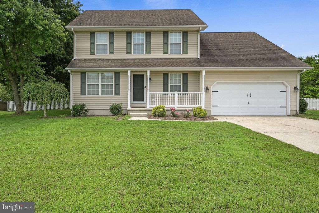 114 Acorn Forest Dr, Felton, DE 19943