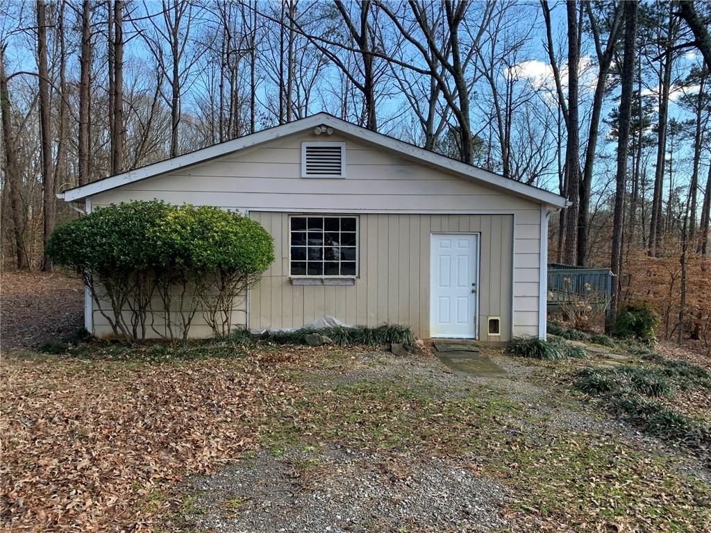 10385 Hickory Flat Hwy, Woodstock, GA 30188 2 Bed, 1 Bath Single
