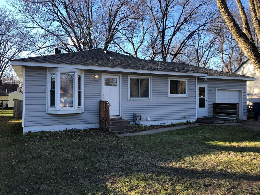 1623 Clearwater Rd, Saint Cloud, MN 56301