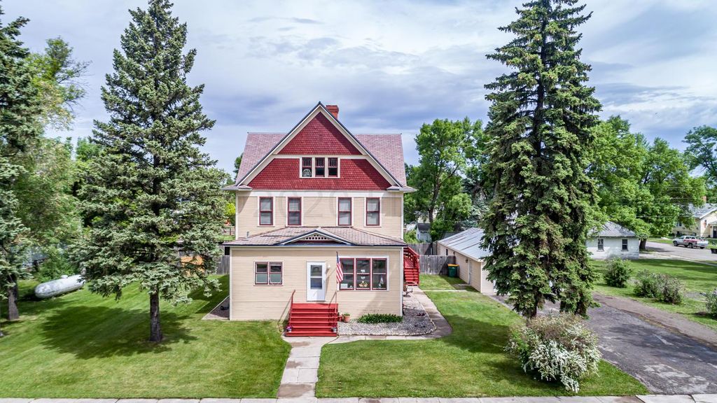 314 2nd Ave NE, Hillsboro, ND 58045 4 Bed, 3 Bath SingleFamily Home
