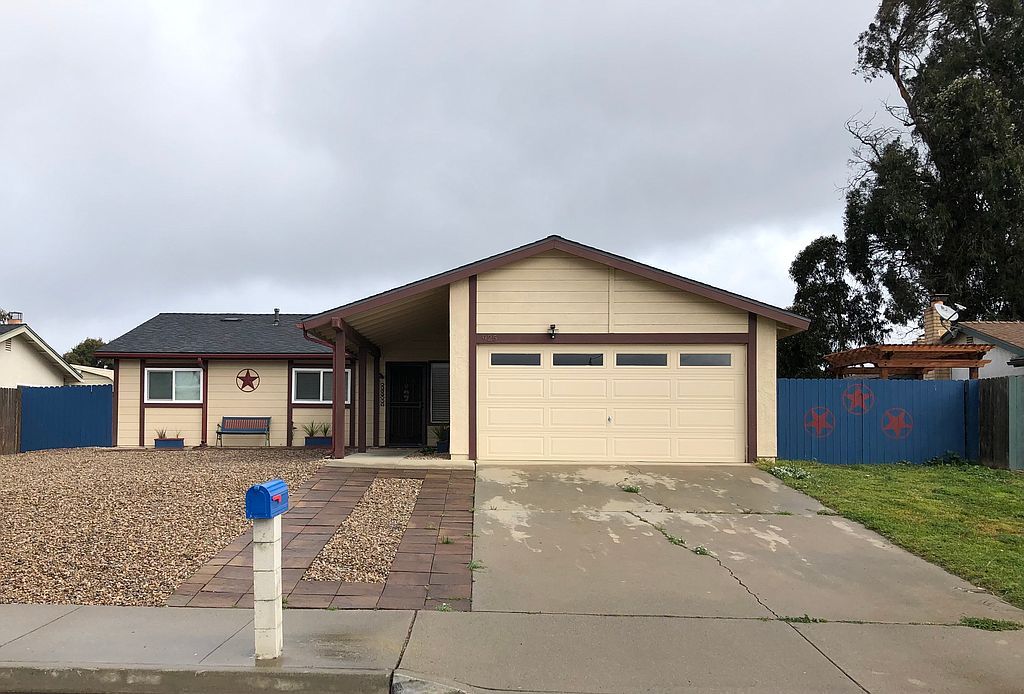 925 E Bush Ave, Lompoc, CA 93436
