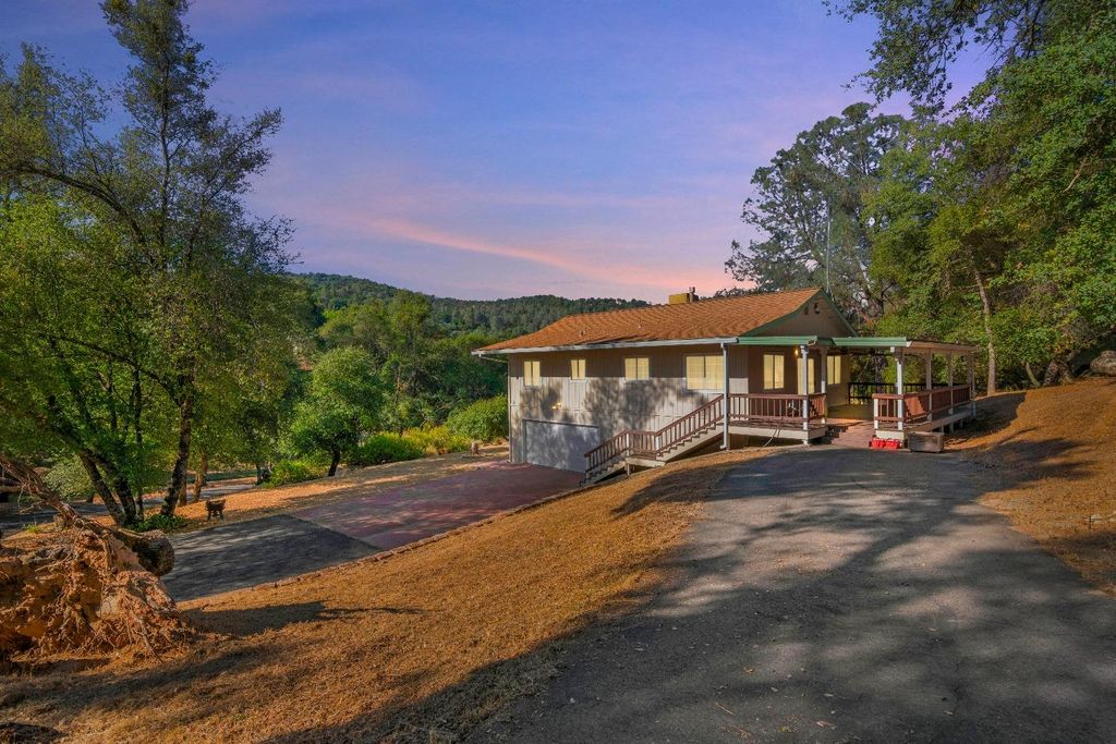 5561 Thompson Hill Rd, Placerville, CA 95667