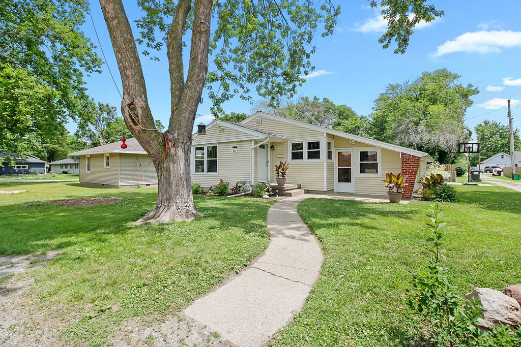 305 N Court St, Tuscola, IL 61953 Trulia