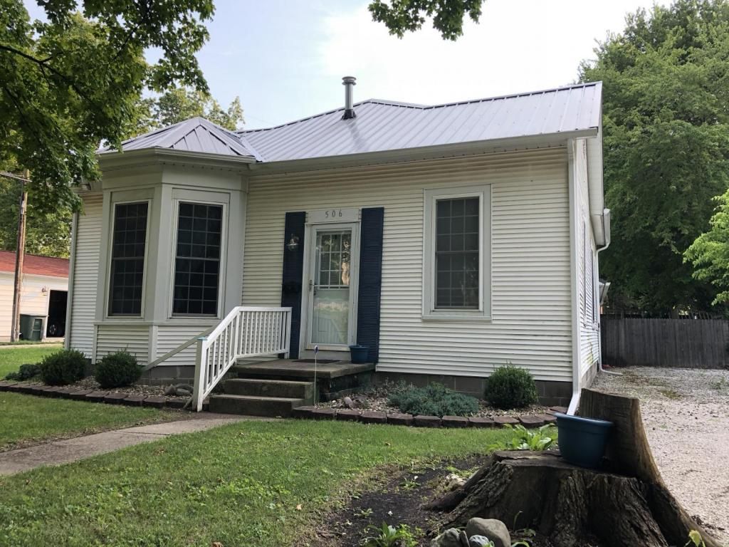 506 N Center St, Tuscola, IL 2 Bed, 1 Bath SingleFamily Home 12