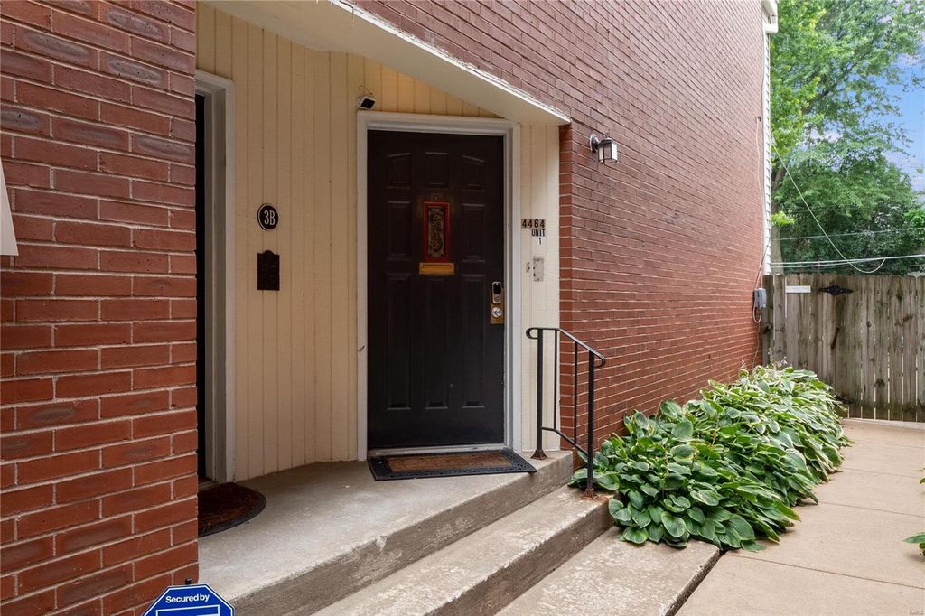 4464 McPherson Ave #3-D, Saint Louis, MO 63108
