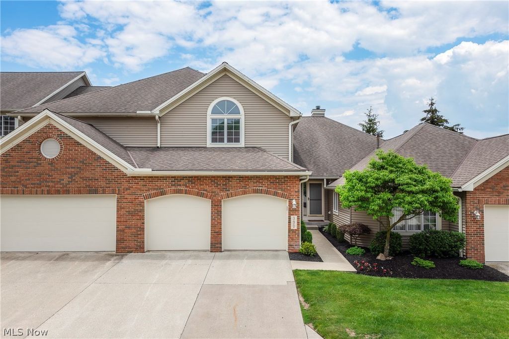 390 Ambleside Way, Amherst, OH 44001