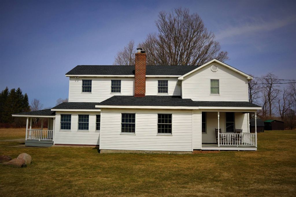 1687A Wahlgren Rd, Frewsburg, NY 14738
