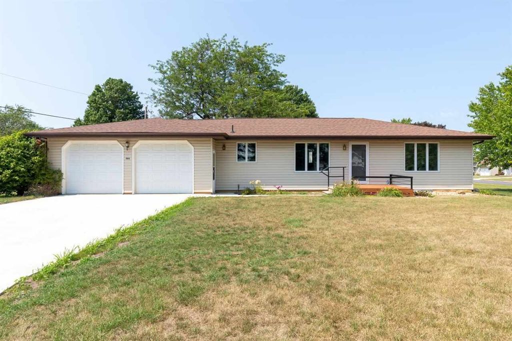 1105 Sunset Dr, Parkersburg, IA 50665 Trulia