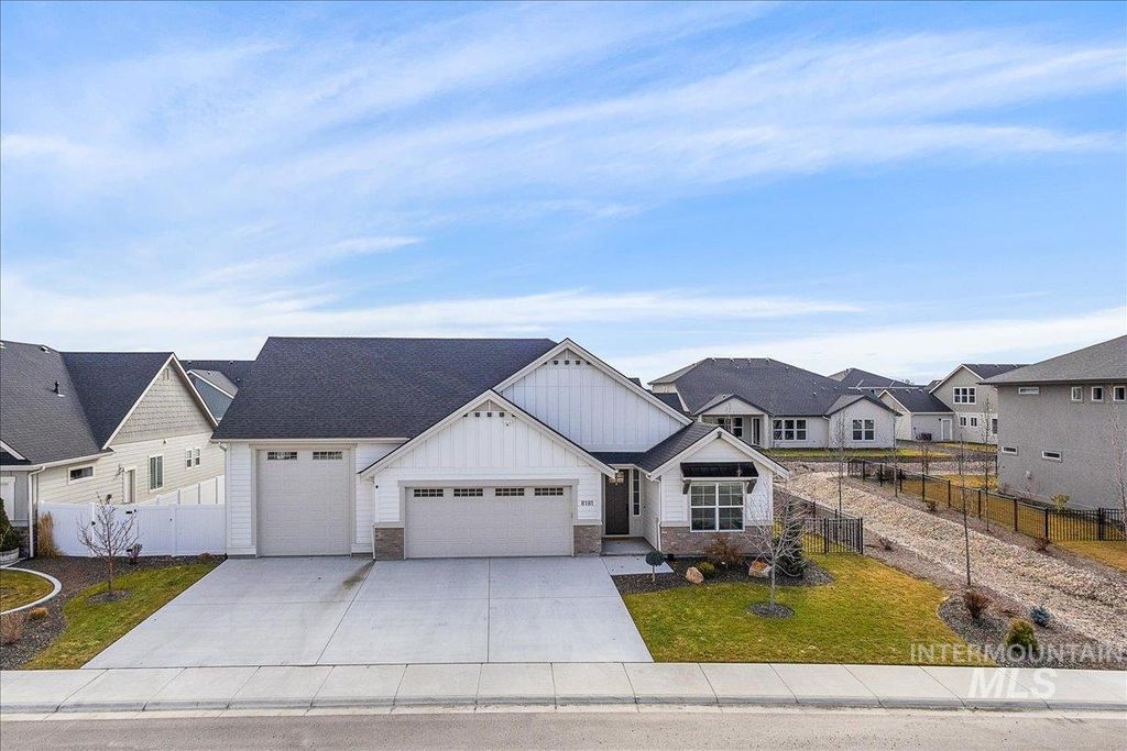 8181 Fountain Brook St, Middleton, ID 83644